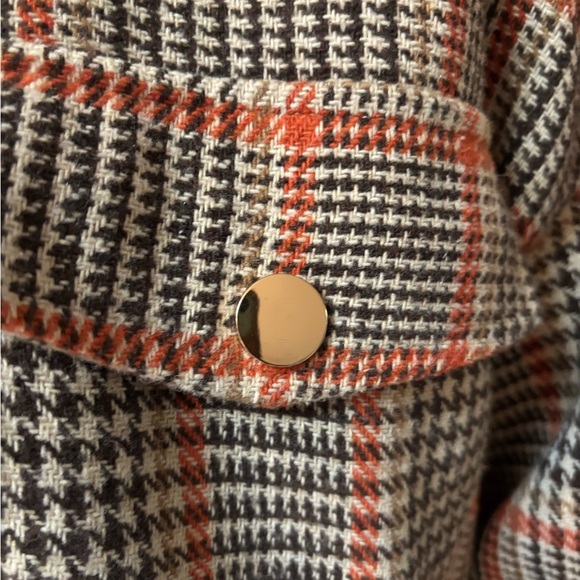 Stylish “shacket” - Picture 4 of 4